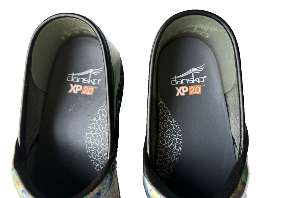 Dansko XP 2.0 Women's Multicolor Watercolor Dots Patent Leather Clogs Sz 9 Nurse - Picture 12 of 16